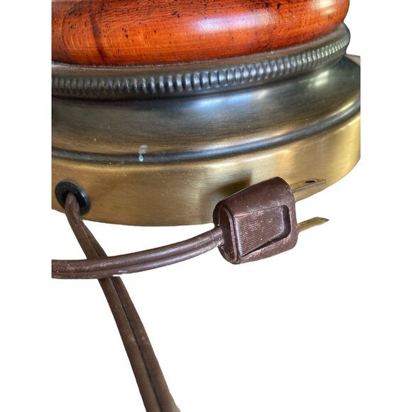 Vintage Mid Century Brass & Wood Table Lamp With Harp & Finial - Picture 5 of 10